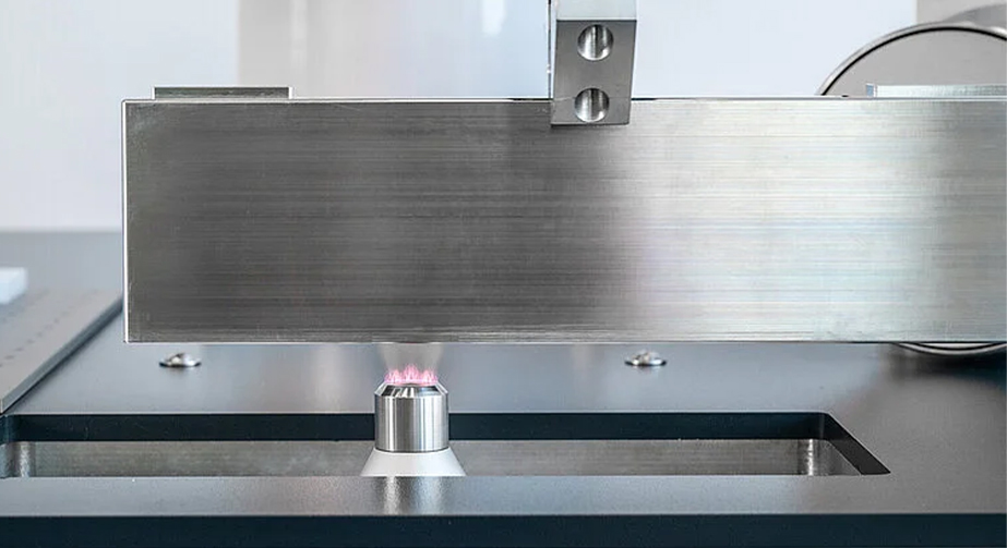 不同等离子体处理气氛对钢基体表面涂层结合强度的影响